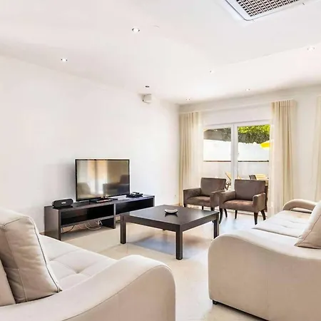 Cabrita De Parra Villa *